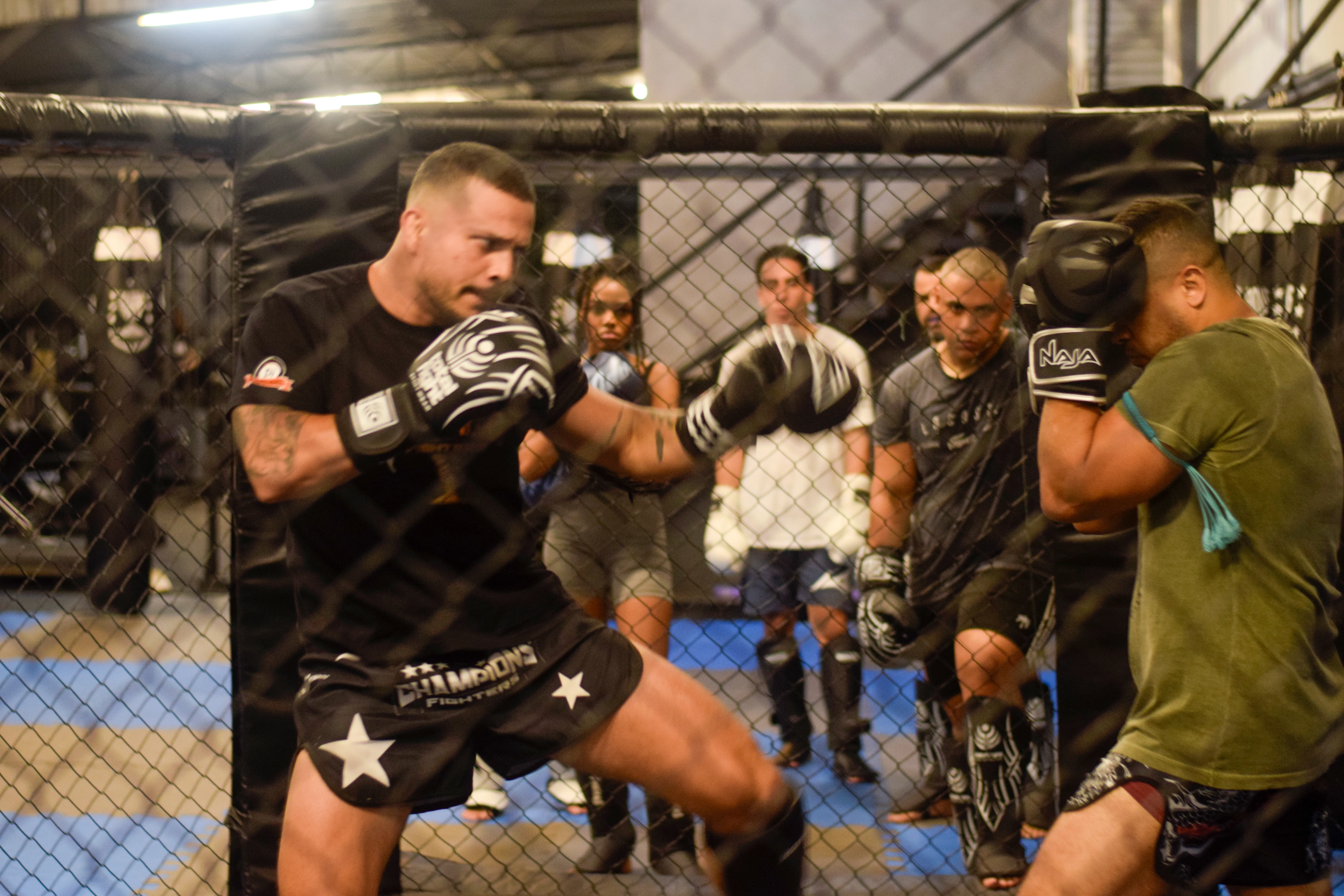 Alunos da Champions focados no treino