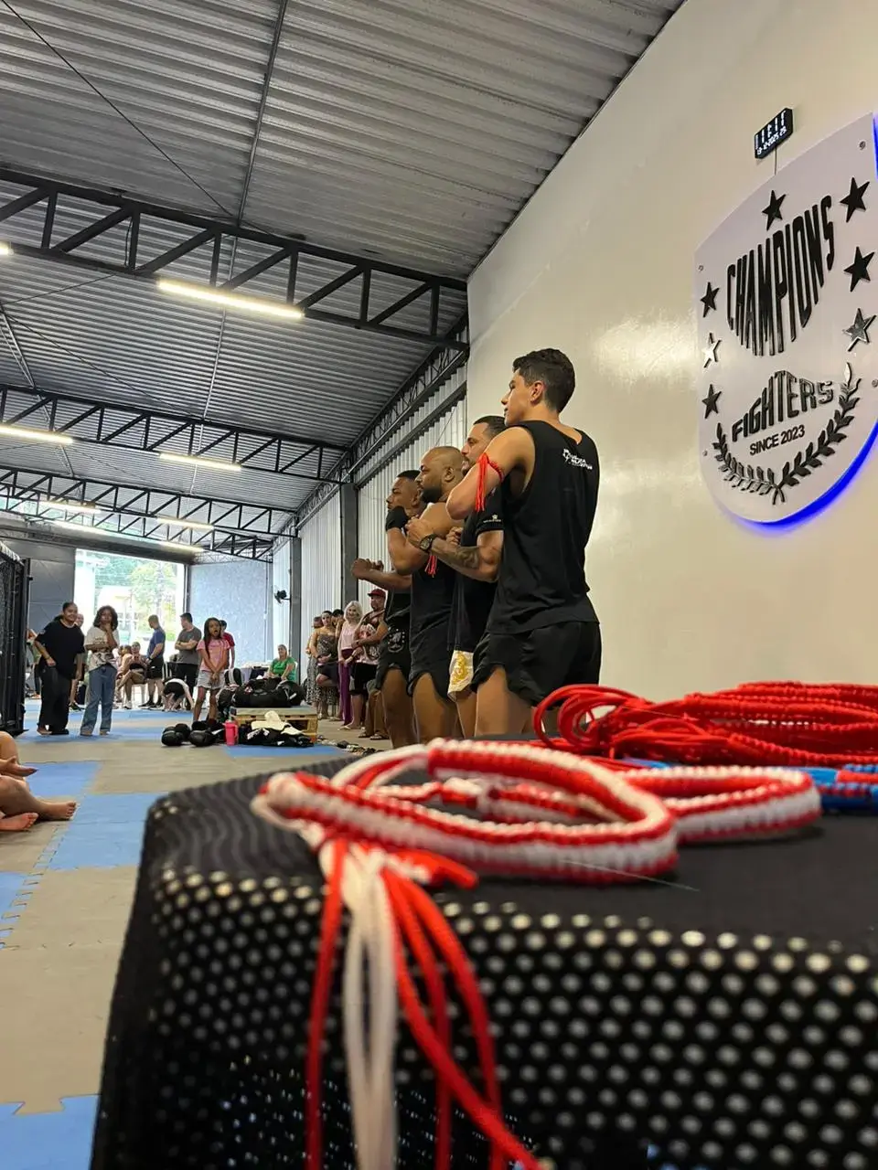 Treino dinâmico na academia